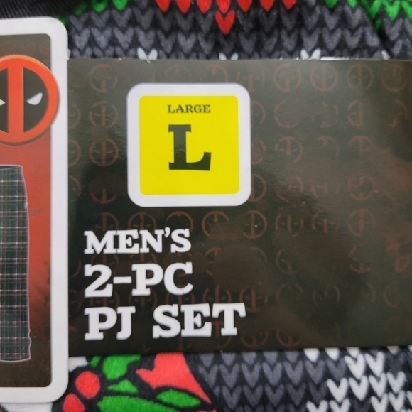 Mens Marvel Black Kiss Me Under The Mistletoe Deadpool 2-PC Pajama Set L - Picture 8 of 13